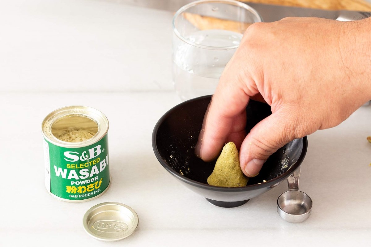 Le damos forma a la pasta de wasabi