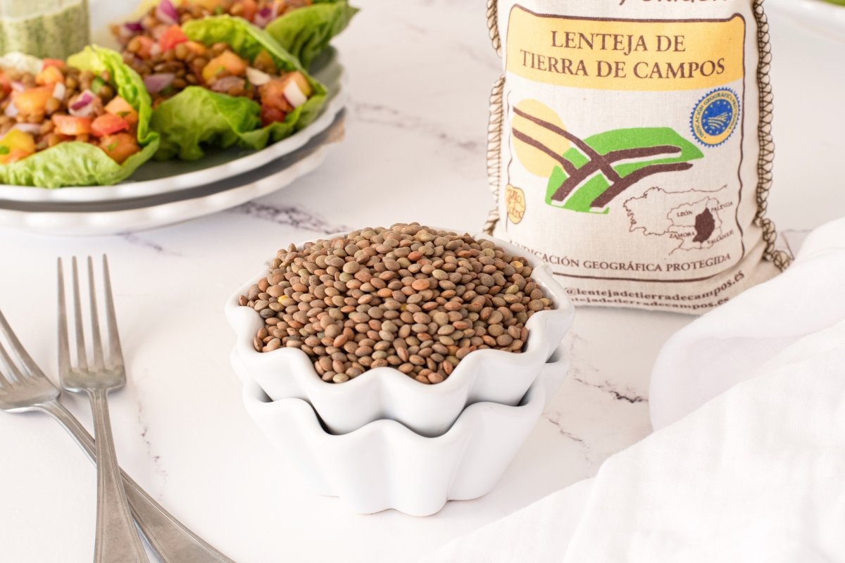 Lentejas para preparar los tacos de lechuga con lentejas y pico de gallo