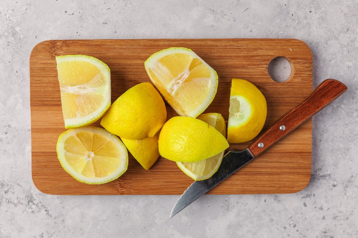 Limones cortados para la limonada en Thermomix
