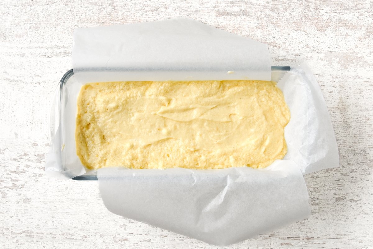 Llenamos el molde con la mezcla preparada del Madeira cake