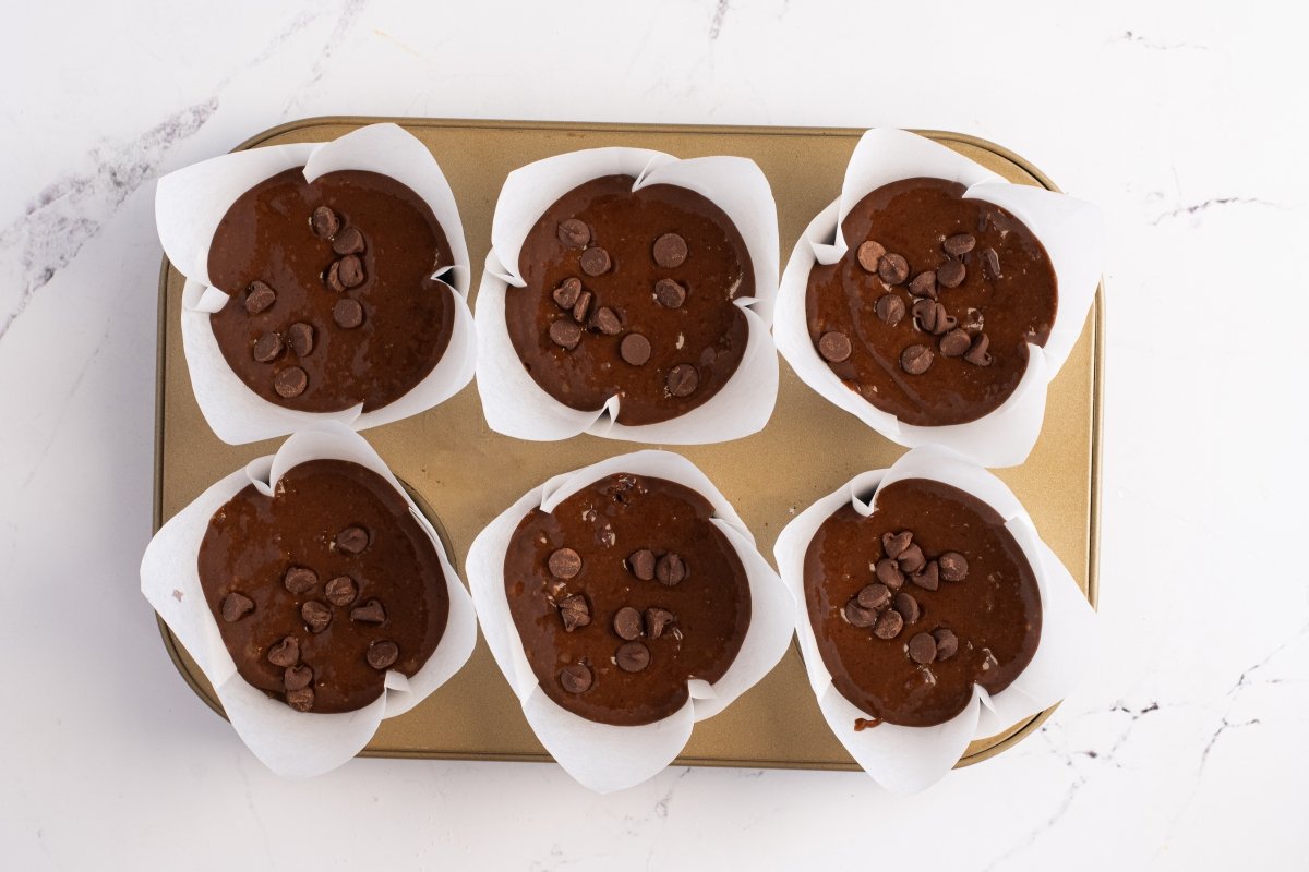 Llevamos al horno los muffins de chocolate