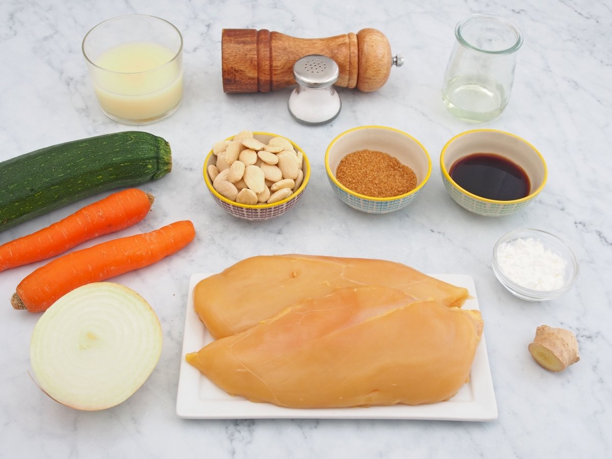 Los ingredientes del pollo con almendras estilo chino
