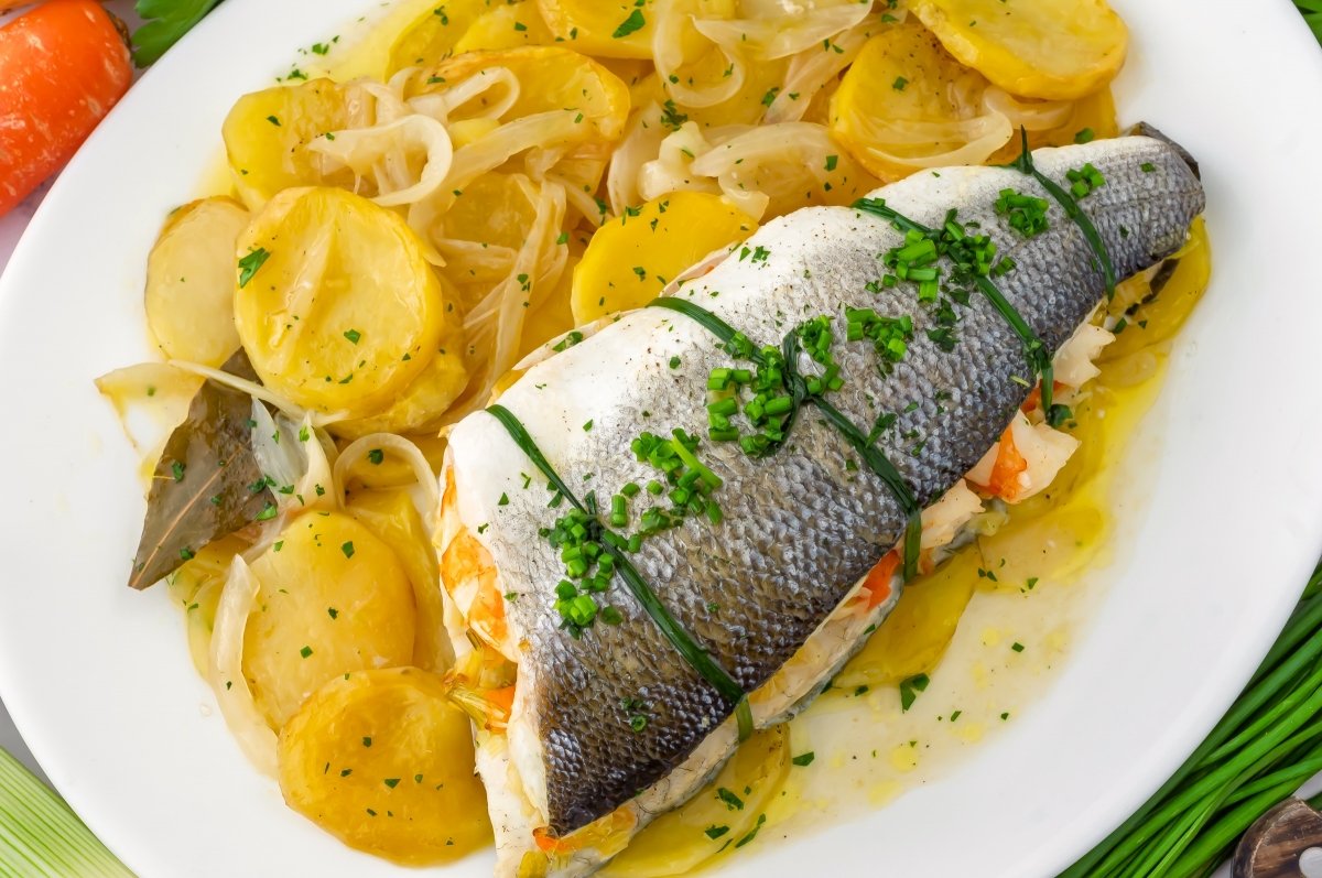 Lubina rellena con patatas