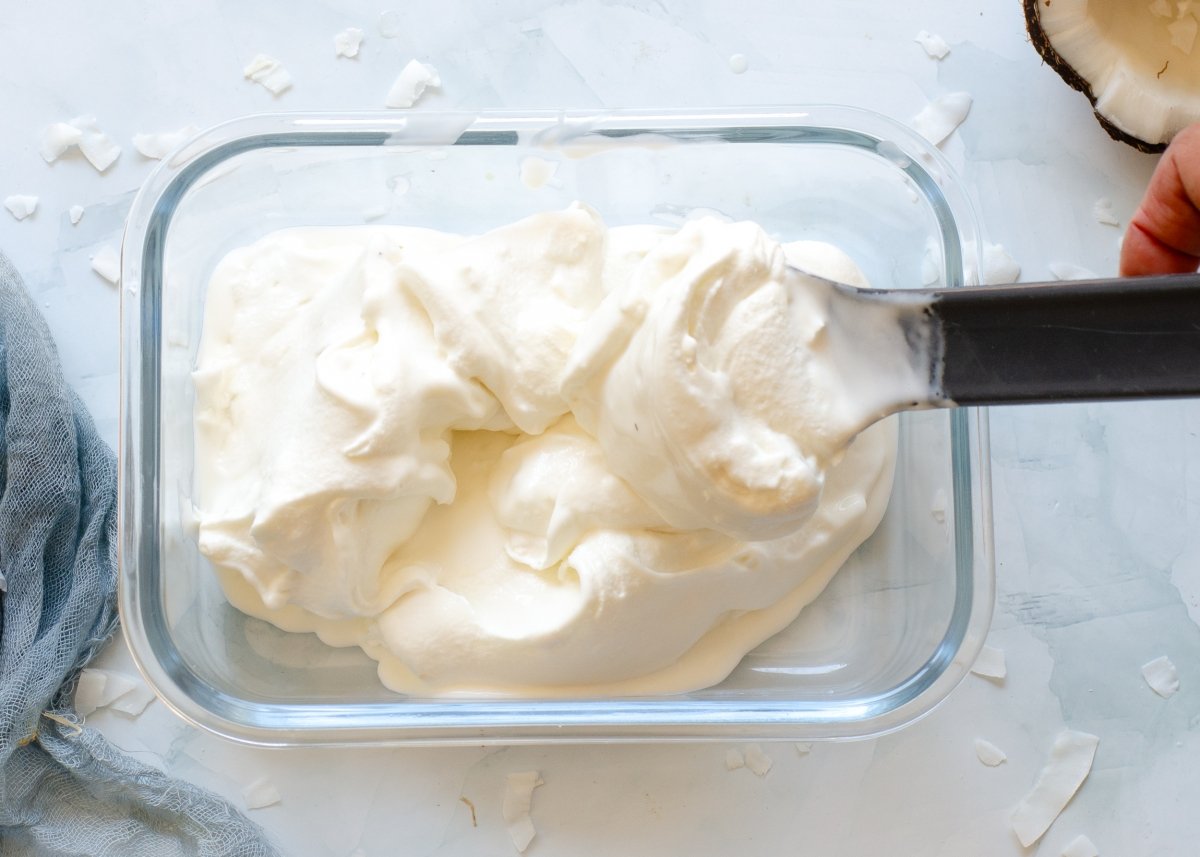 Mantecando el helado de coco