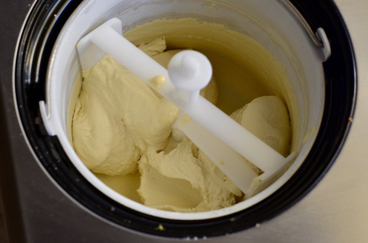 Mantecando helado de canela