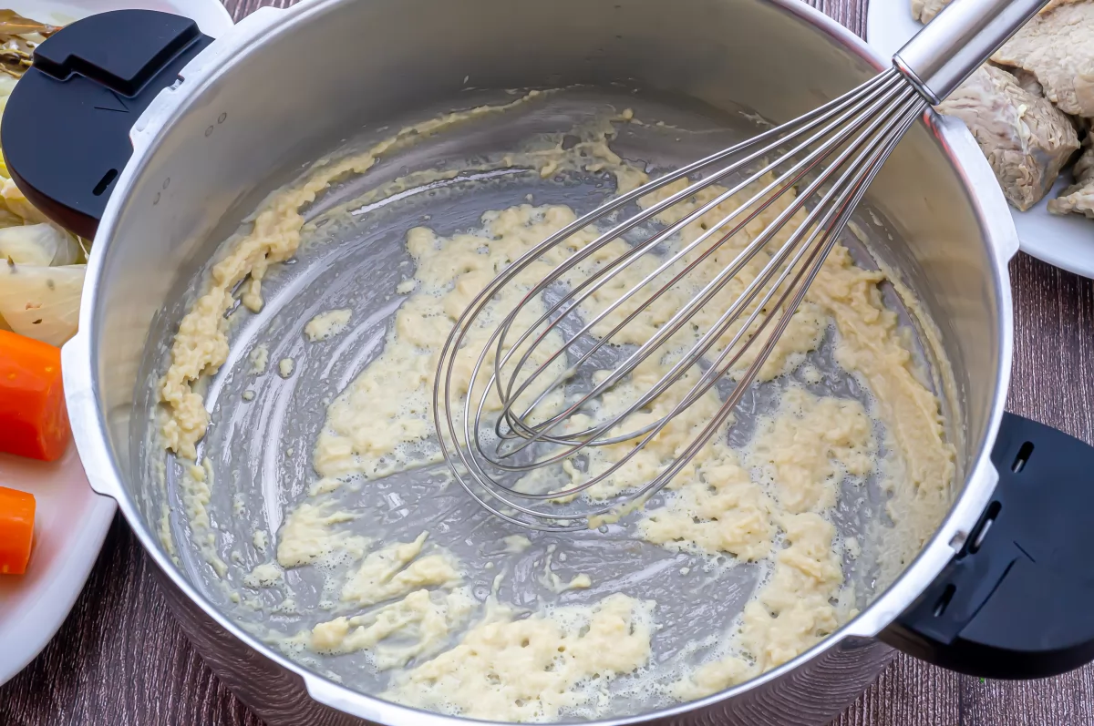 Blanquette de ternera (guiso de ternera estofada) 7 Mantequilla con harina para la salsa de la blanquette