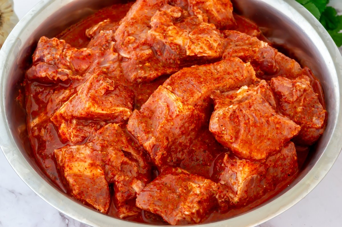 Marinar la carne para hacer cochinita pibil en Crock Pot