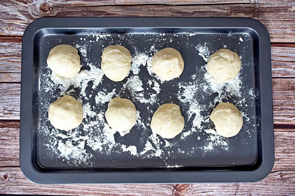 Fartons caseros 7 Masa de los fartons dividida en ocho porciones