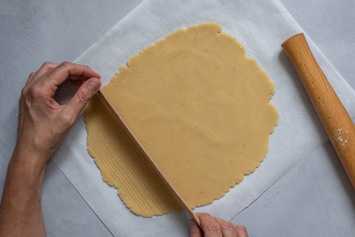knead it lightly and roll it