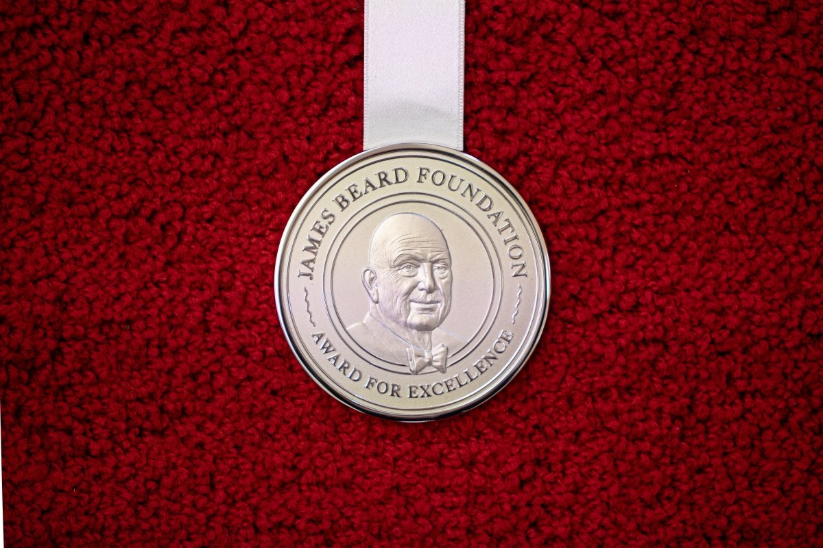 Medalla James Beard Foundation Award for Excellence
