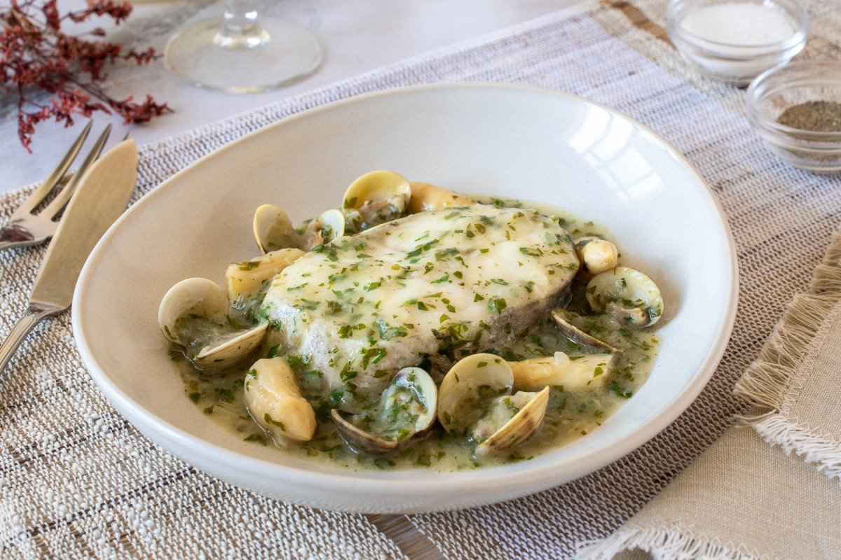 Merluza en salsa verde receta tradicional