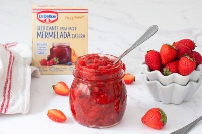 Mermelada de fresas y albahaca