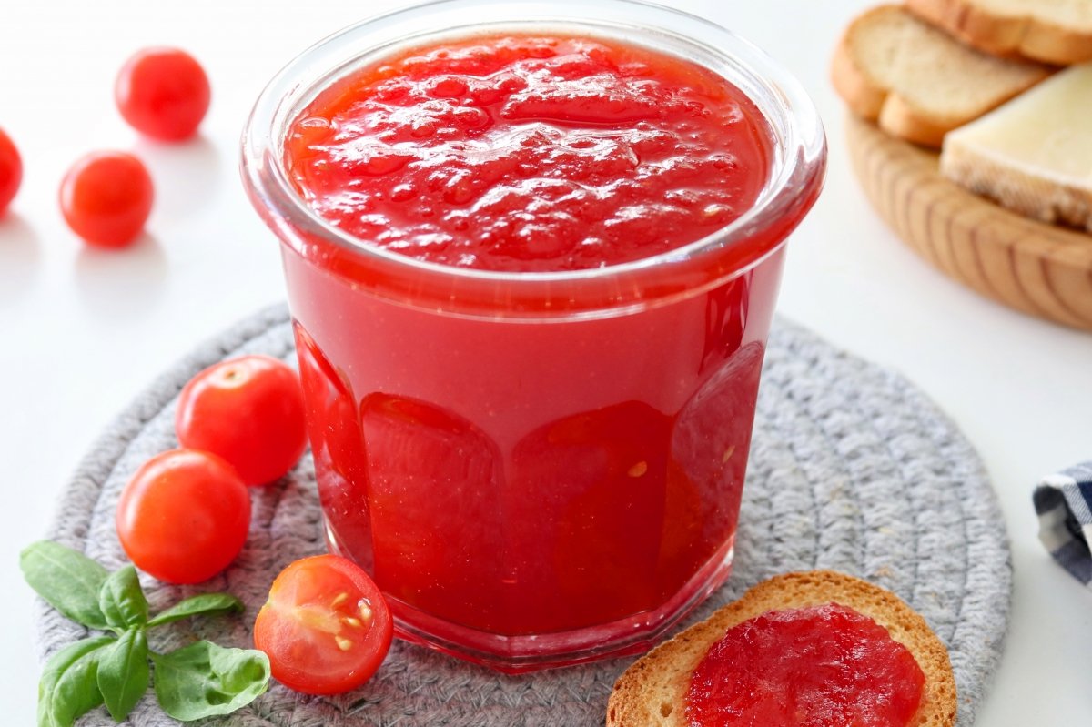 tomato jam close up photo
