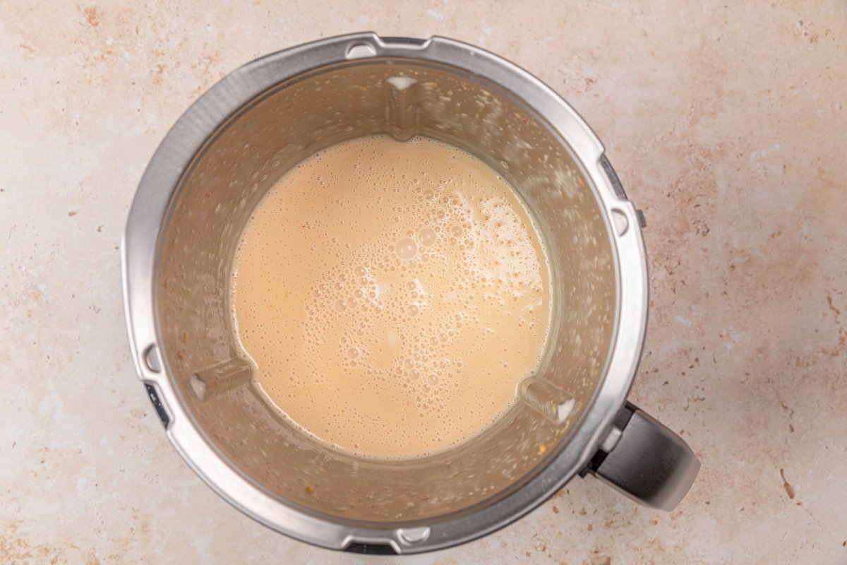 Mezcla cocinada del flan de turrón en Thermomix