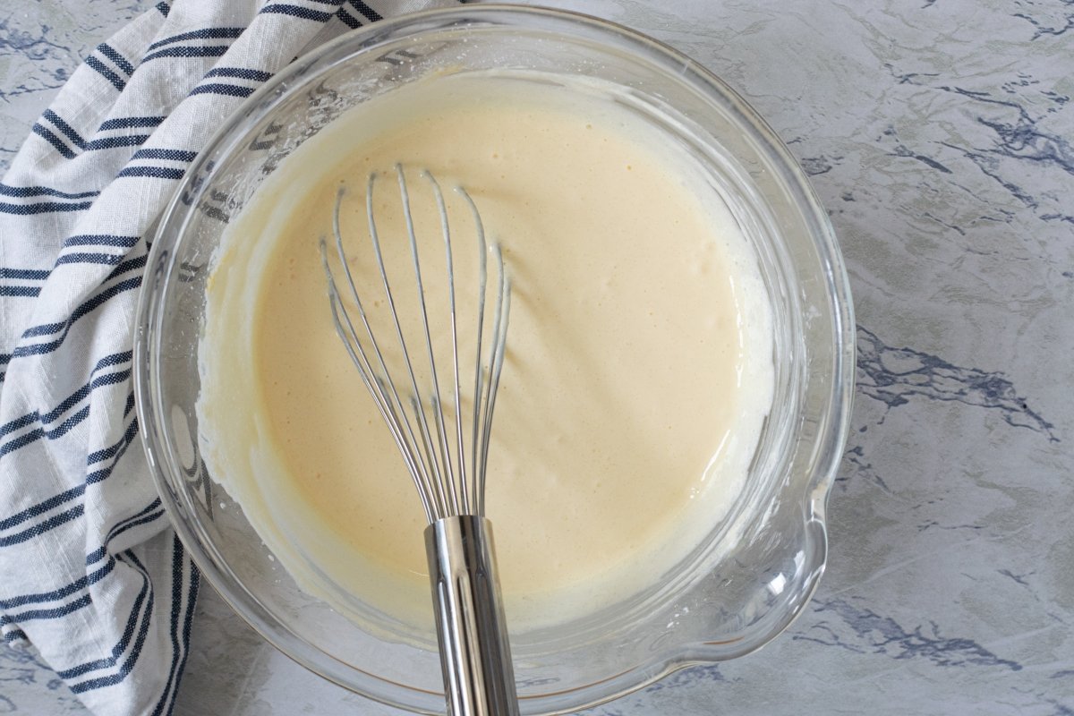Mezcla final de la tarta de yogur griego