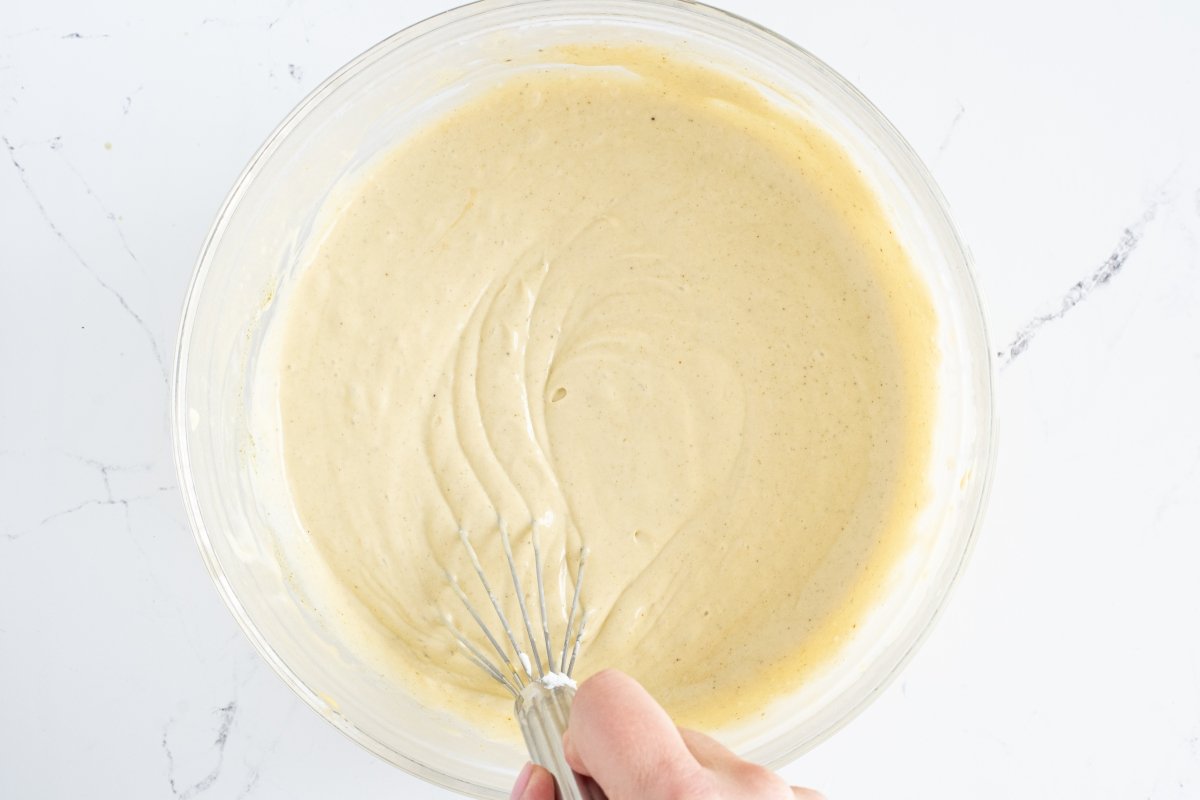 Mezclamos el mascarpone con el té matcha