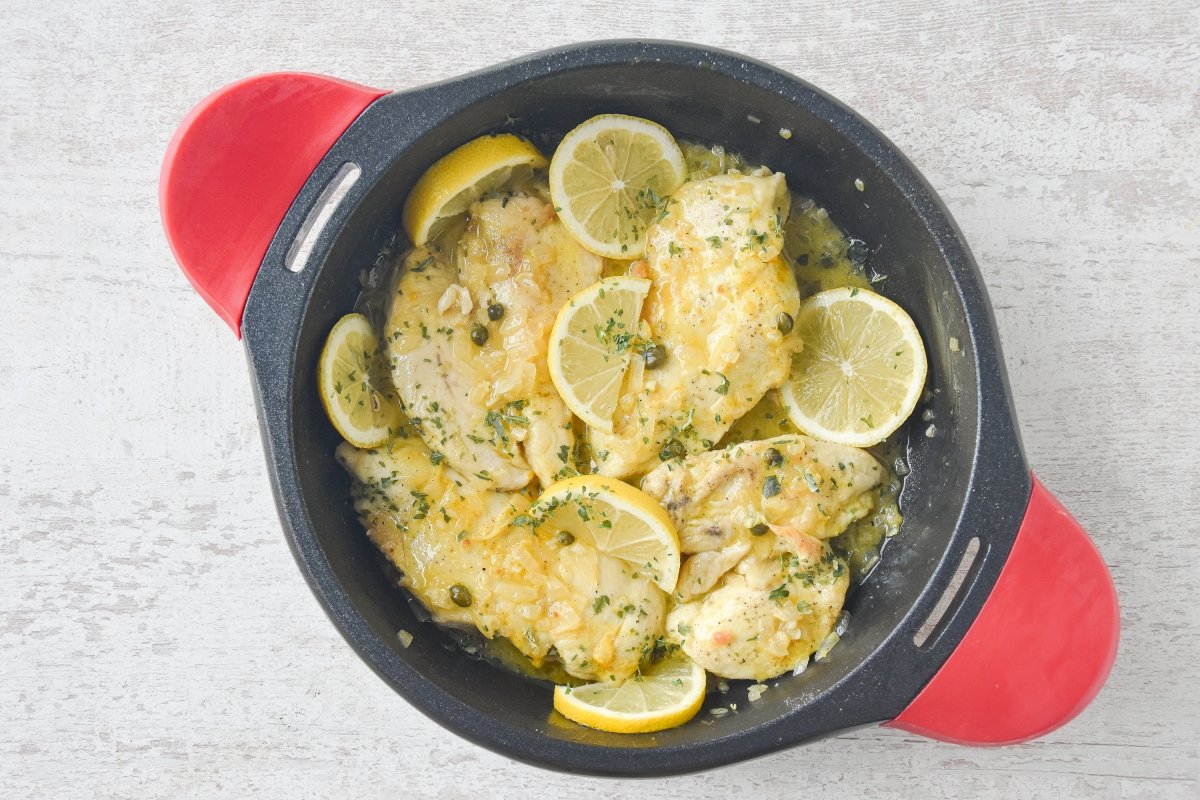 Mezclamos el pollo con la salsa