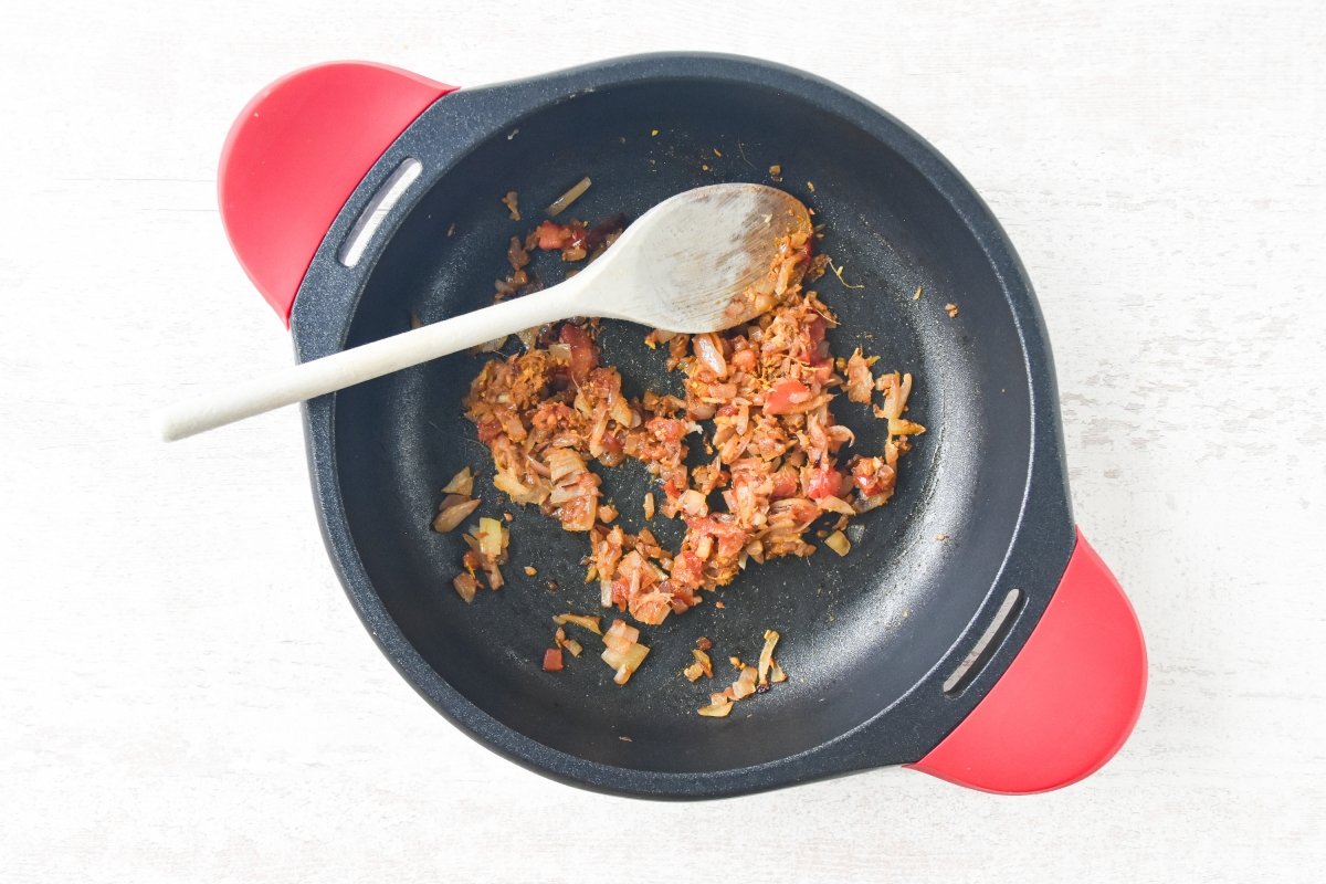 Mezclamos el sofrito con el curry