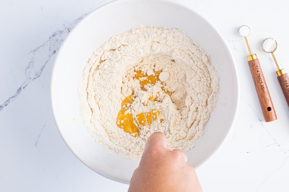 Mezclamos la harina de los aebleskiver