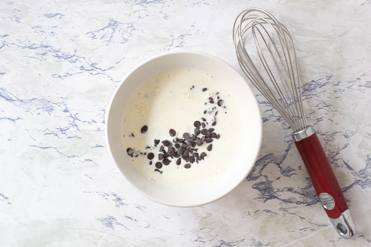 Receta de Tronco de Navidad o Bûche de Noël 9 Merca2.es 2. Preparar la ganache de chocolate