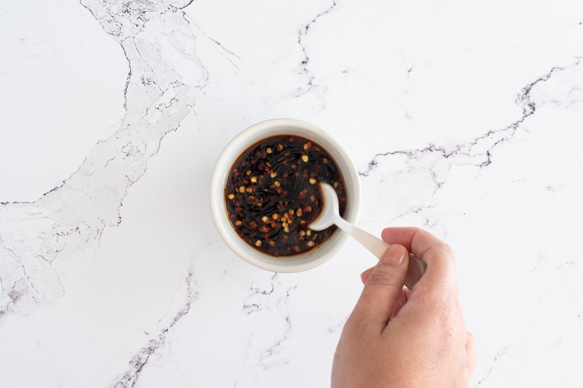 Mezclamos la salsa para gyozas