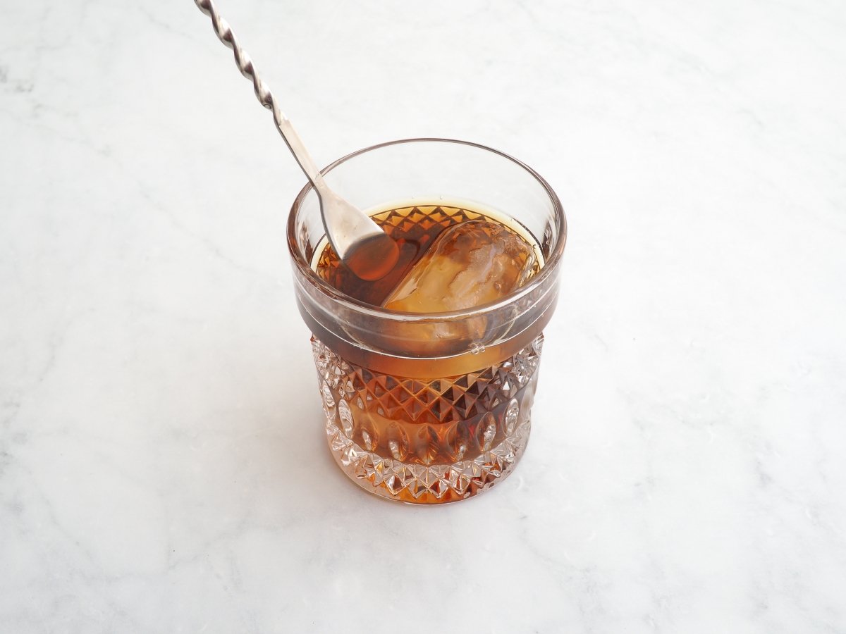 Mezclar el Black Russian