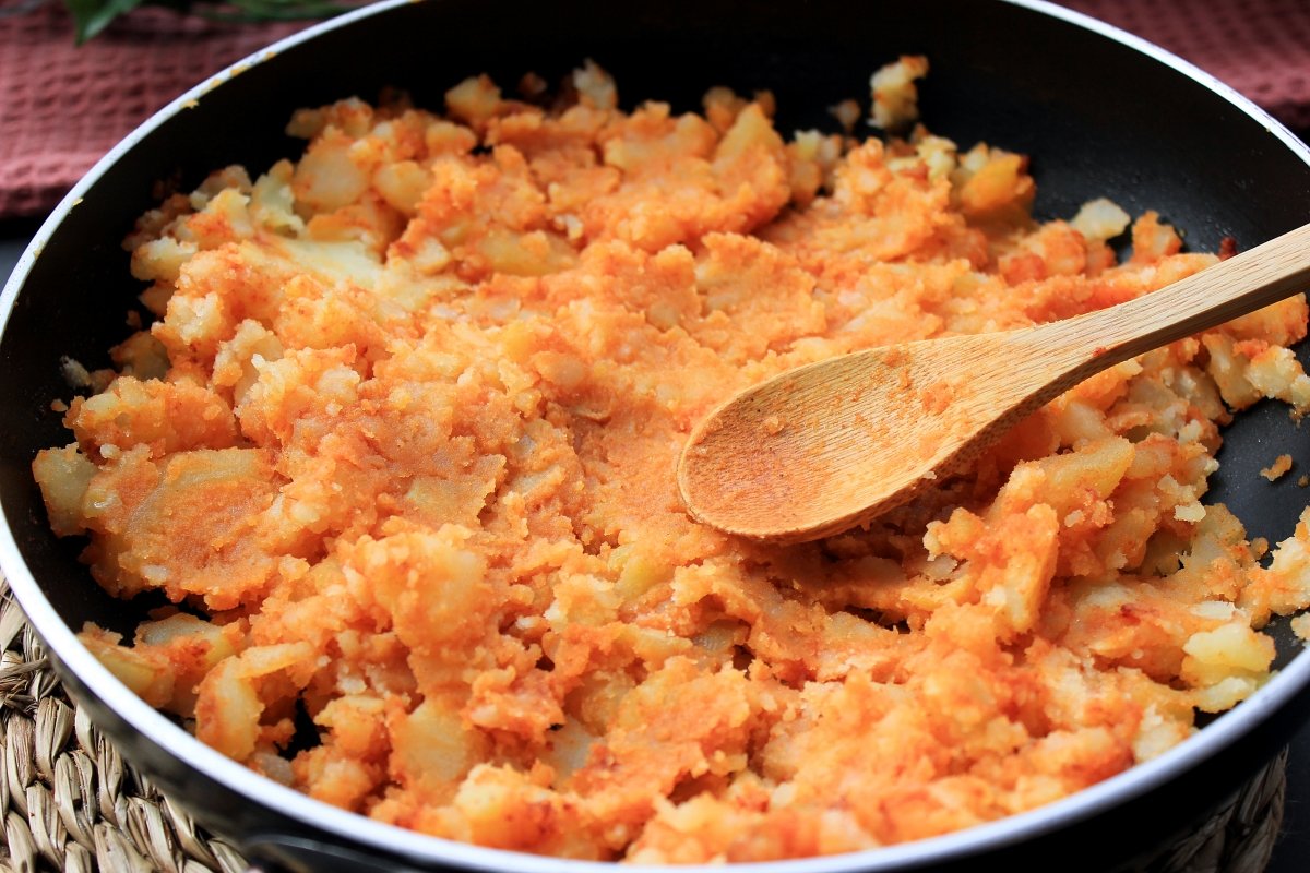 Mezclar el majado con las patatas