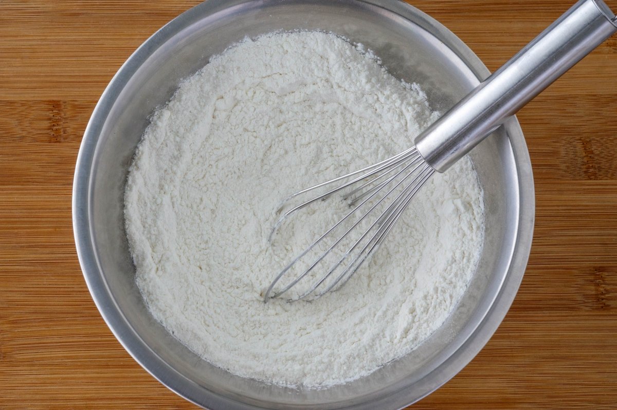 Mezclar harinas para el hojaldre sin gluten