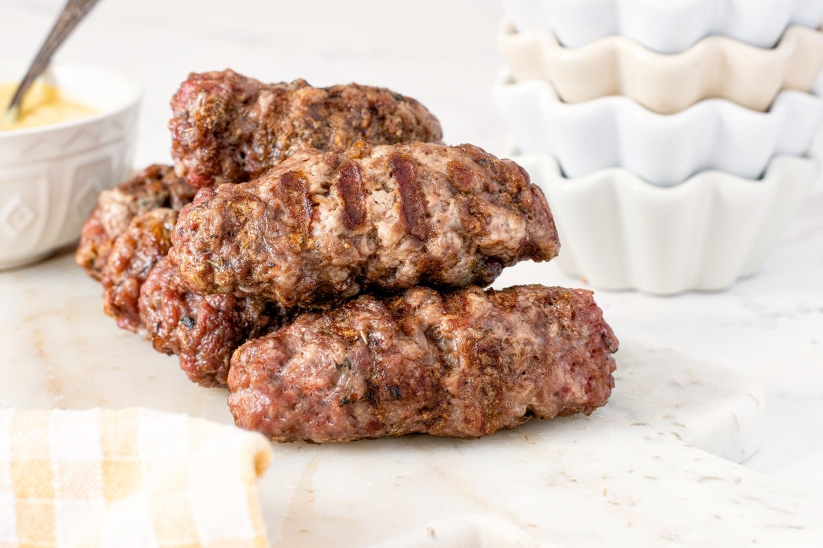 Mititei (Mici) listos para sevir