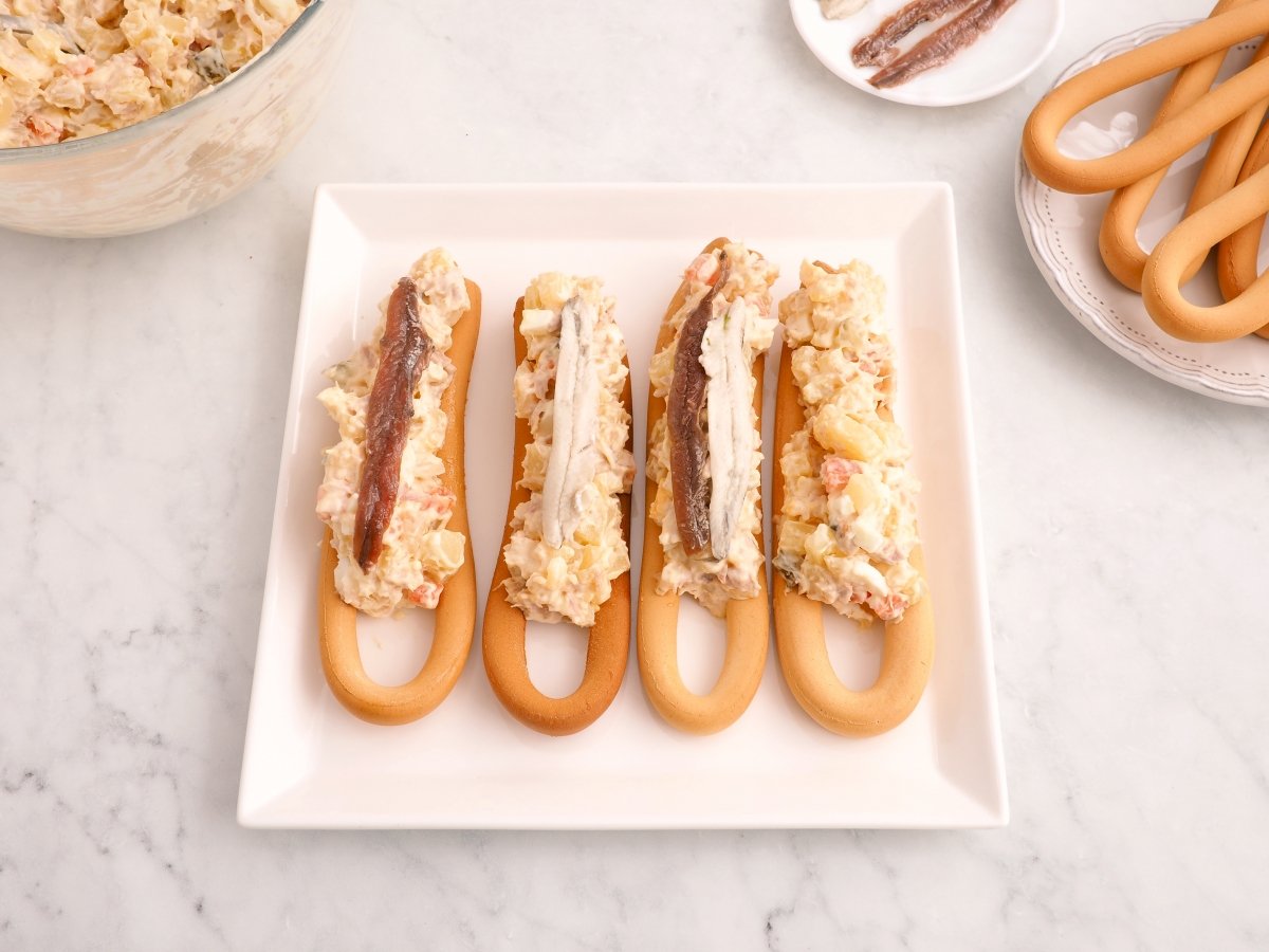Montar las tapas clásicas de la ensaladilla murciana