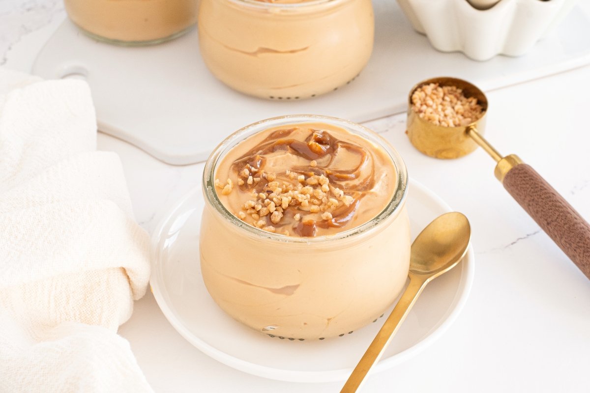 Mousse de dulce de leche lista para servir