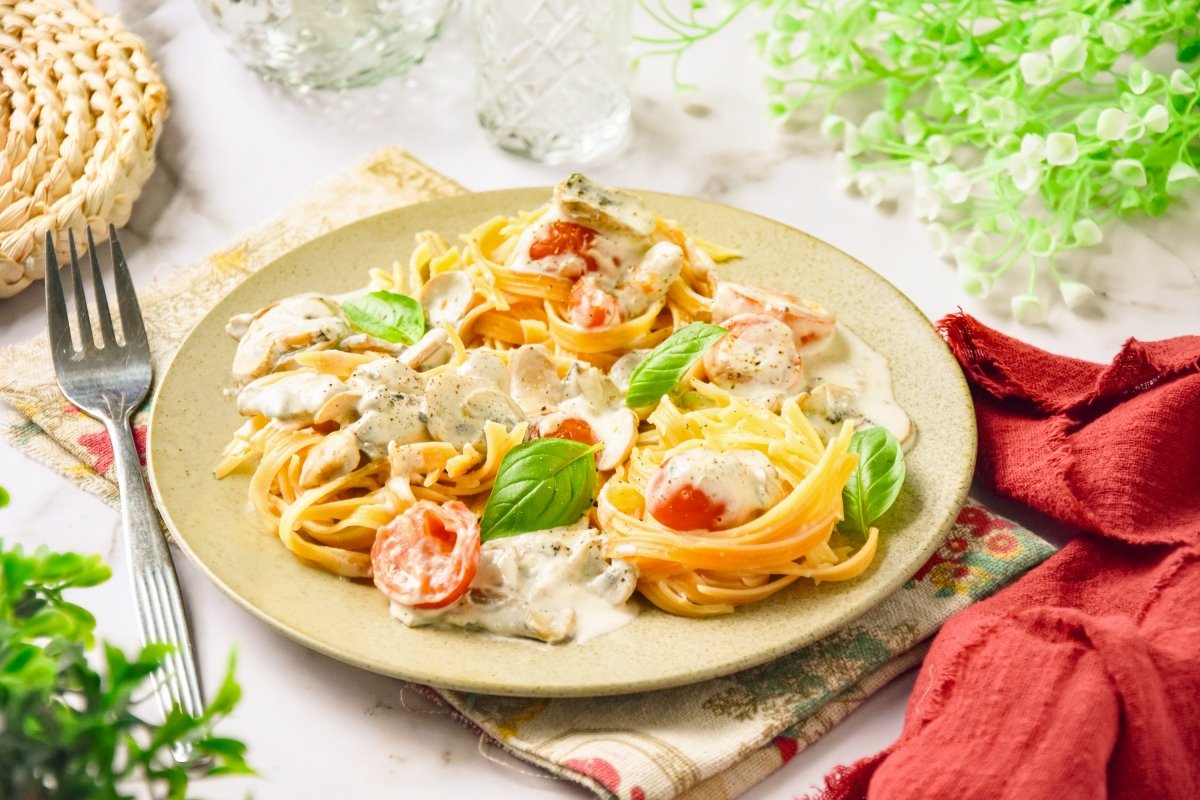 Nidos de pasta con verduras listos para comer
