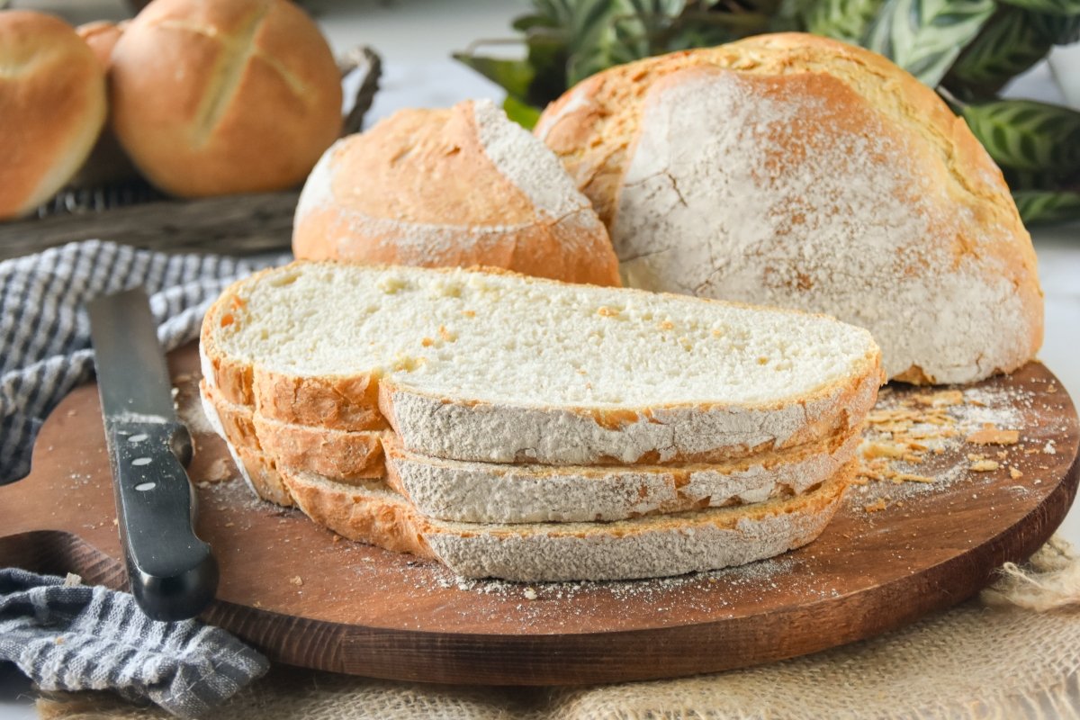 Pan casero fácil y rápido listo para degustar