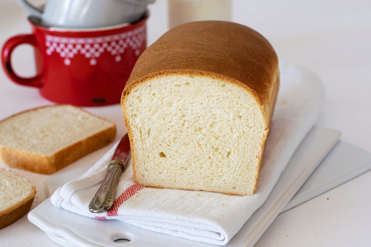 sliced ​​bread served