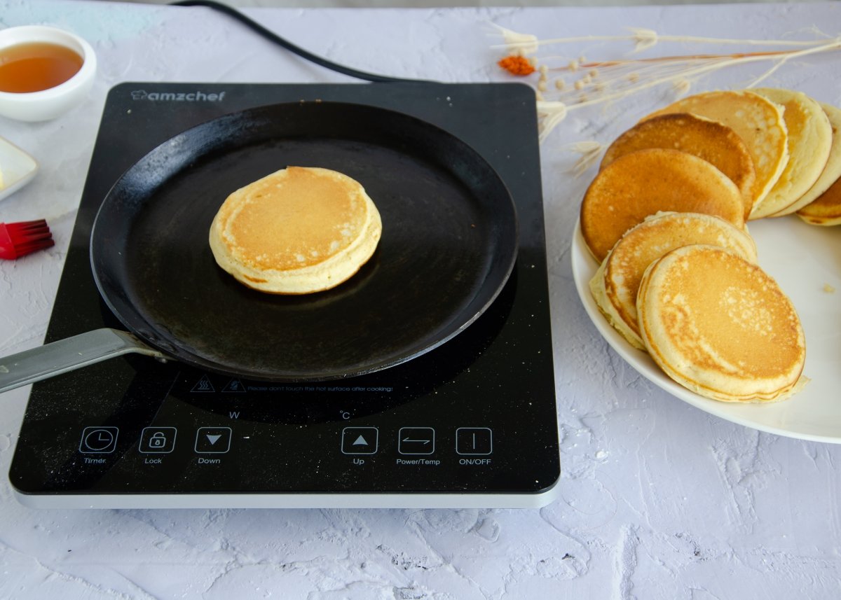 Pancakes in the pan cooked