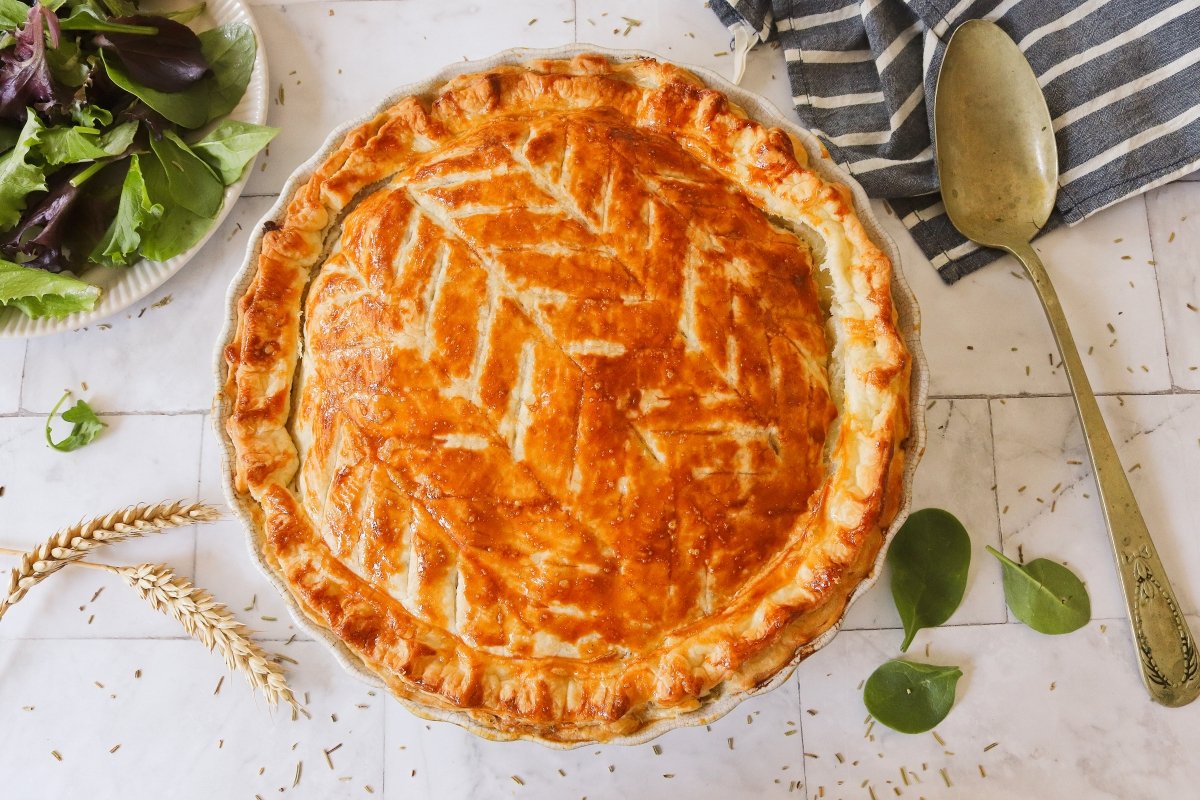 Pastel de pollo con hojaldre