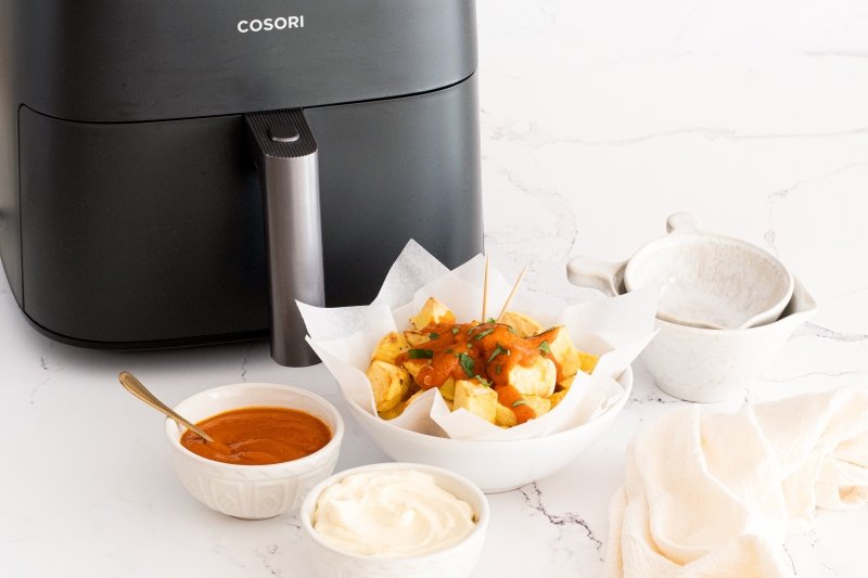 Patatas bravas en freidora de aire Cosori Turbo Blaze