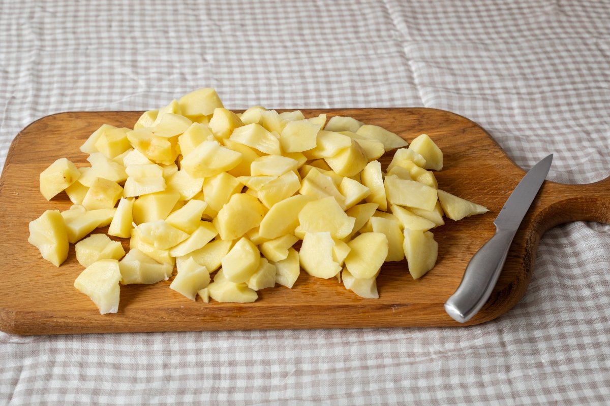 Patatas chascadas para el sukalki