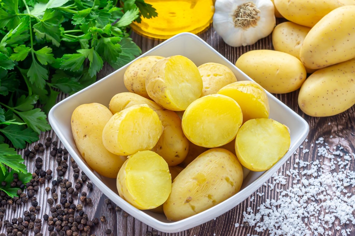 Cómo hacer patatas en el microondas: la receta definitiva