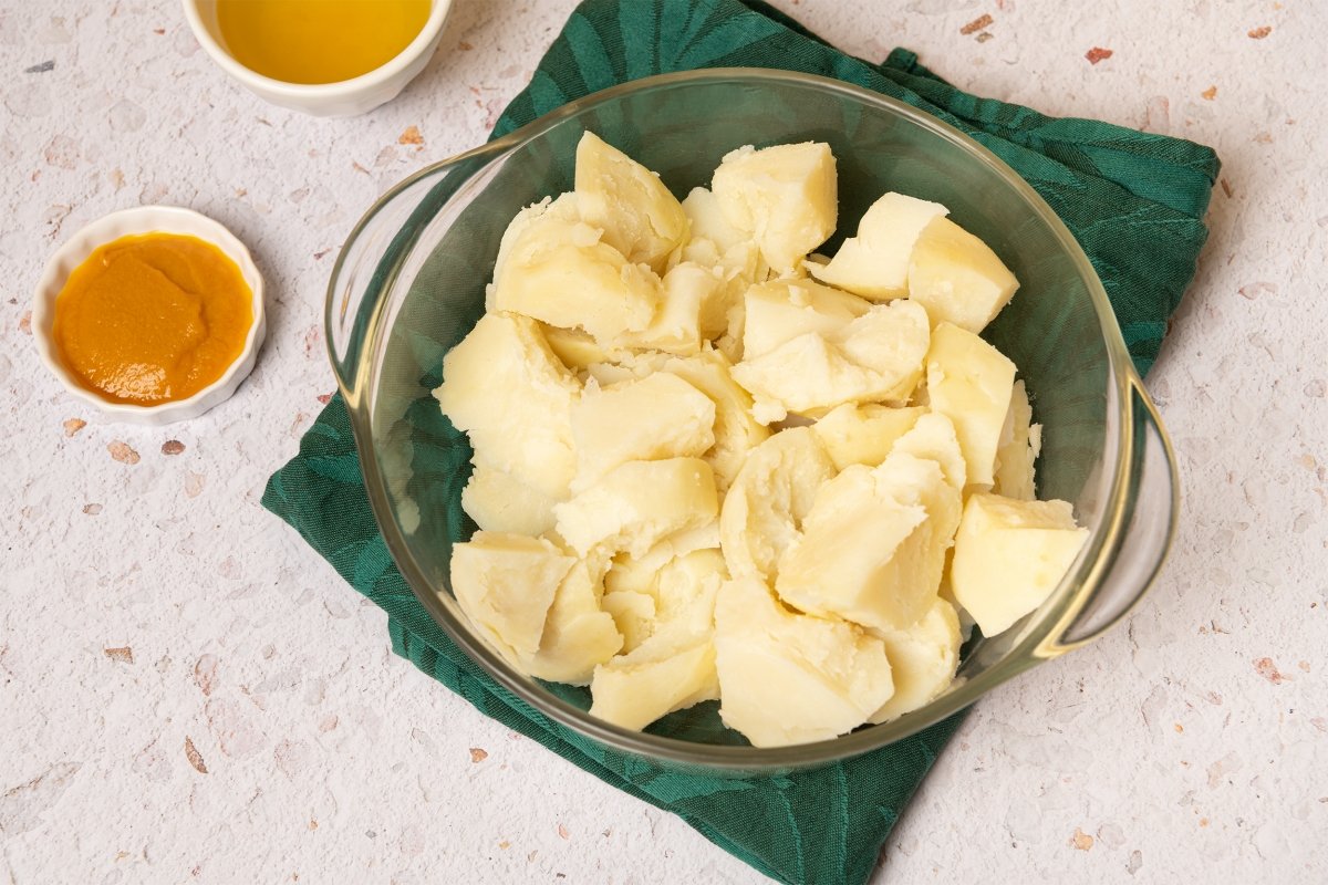 Patatas cocidas para hacer causa limeña