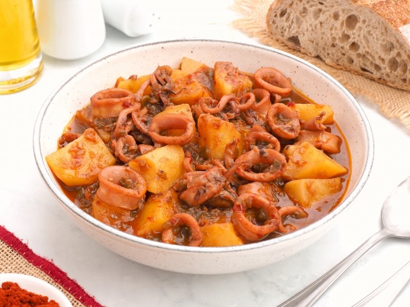 Patatas con calamares