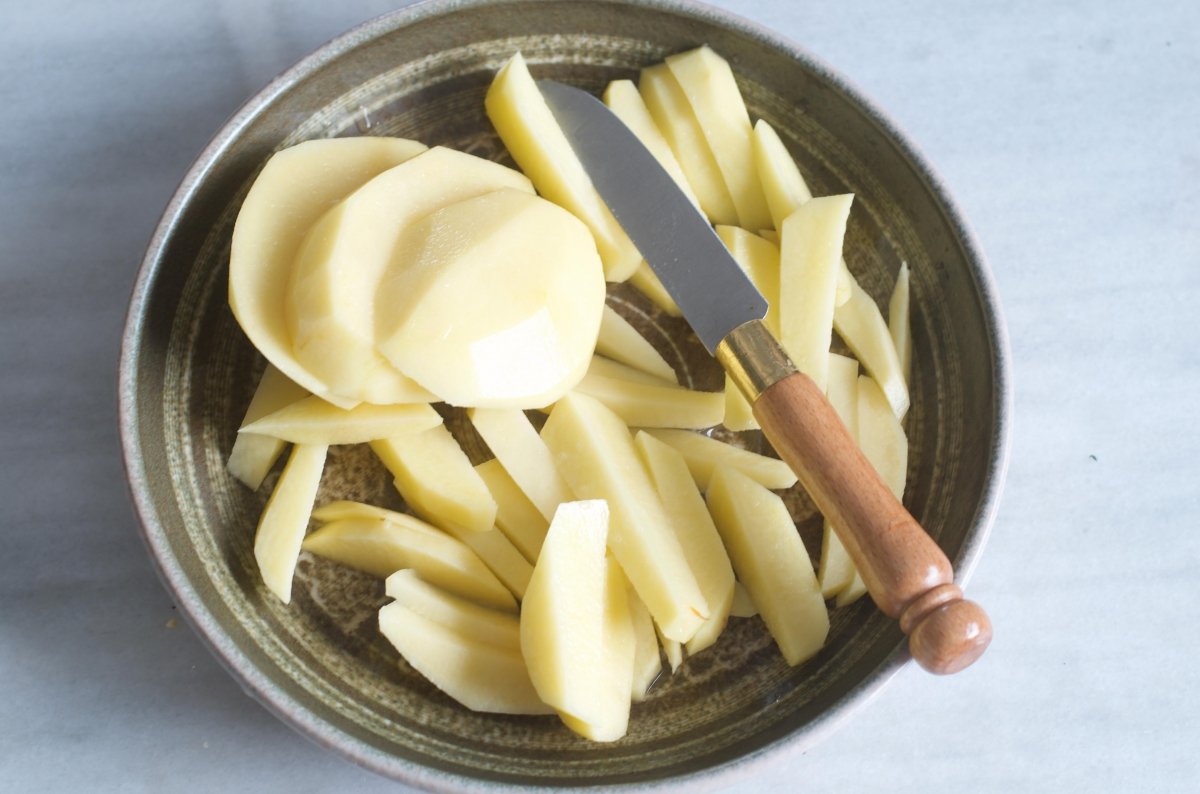 Patatas cortadas en bastones