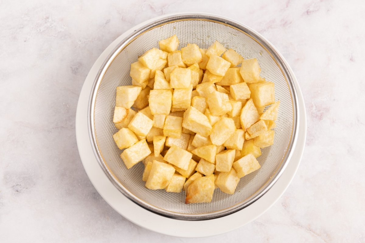 Patatas fritas para el jarrete de ternera guisado con patatas