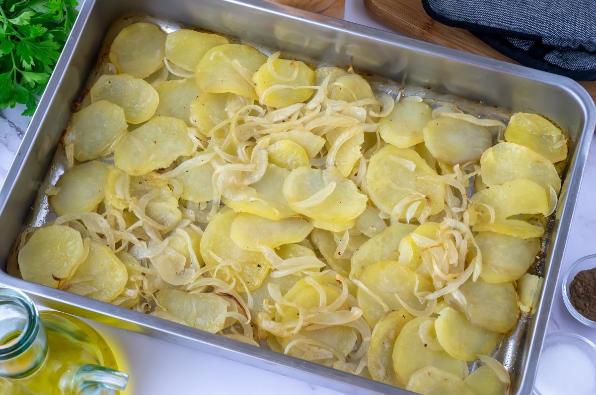 Patatas panaderas para el fletán al horno