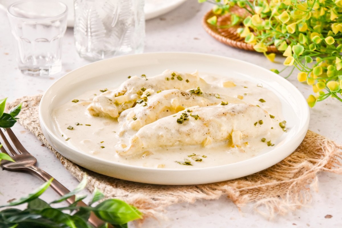 Pechugas de pollo con salsa de queso listas para comer