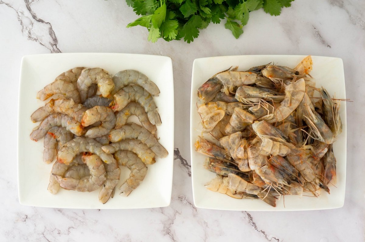 Pelar las gambas del vatapá