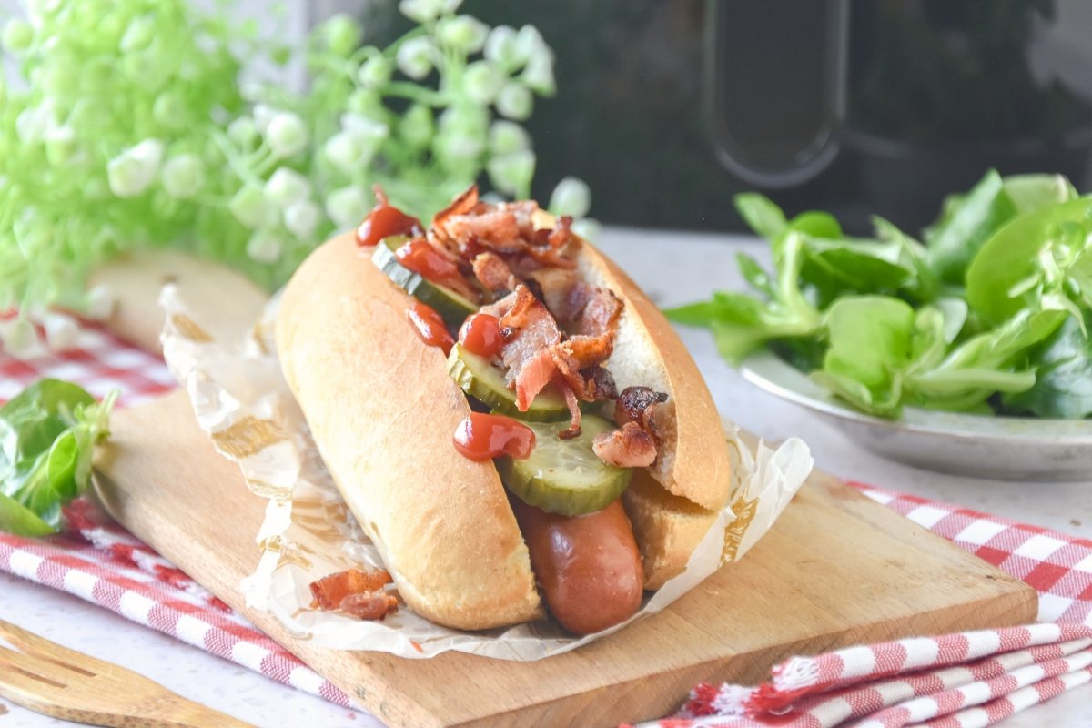 Perritos calientes en freidora de aire caseros