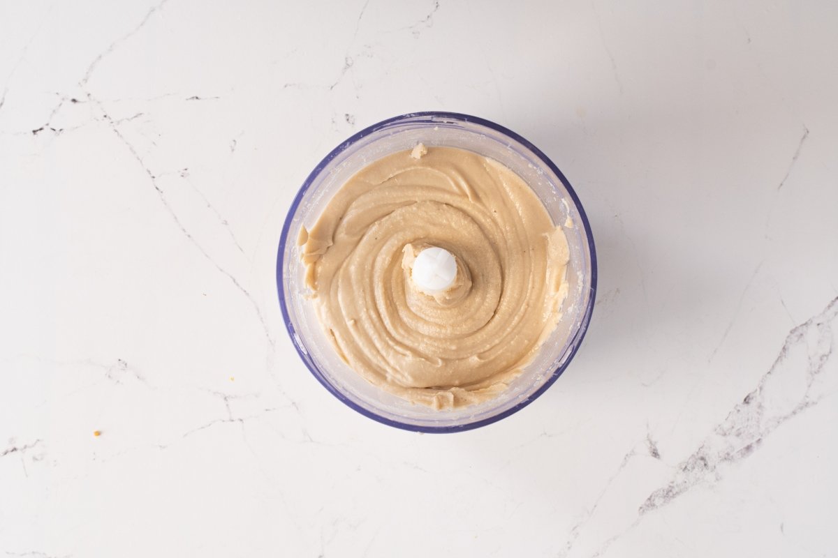 Picamos hasta conseguir una crema de anacardos