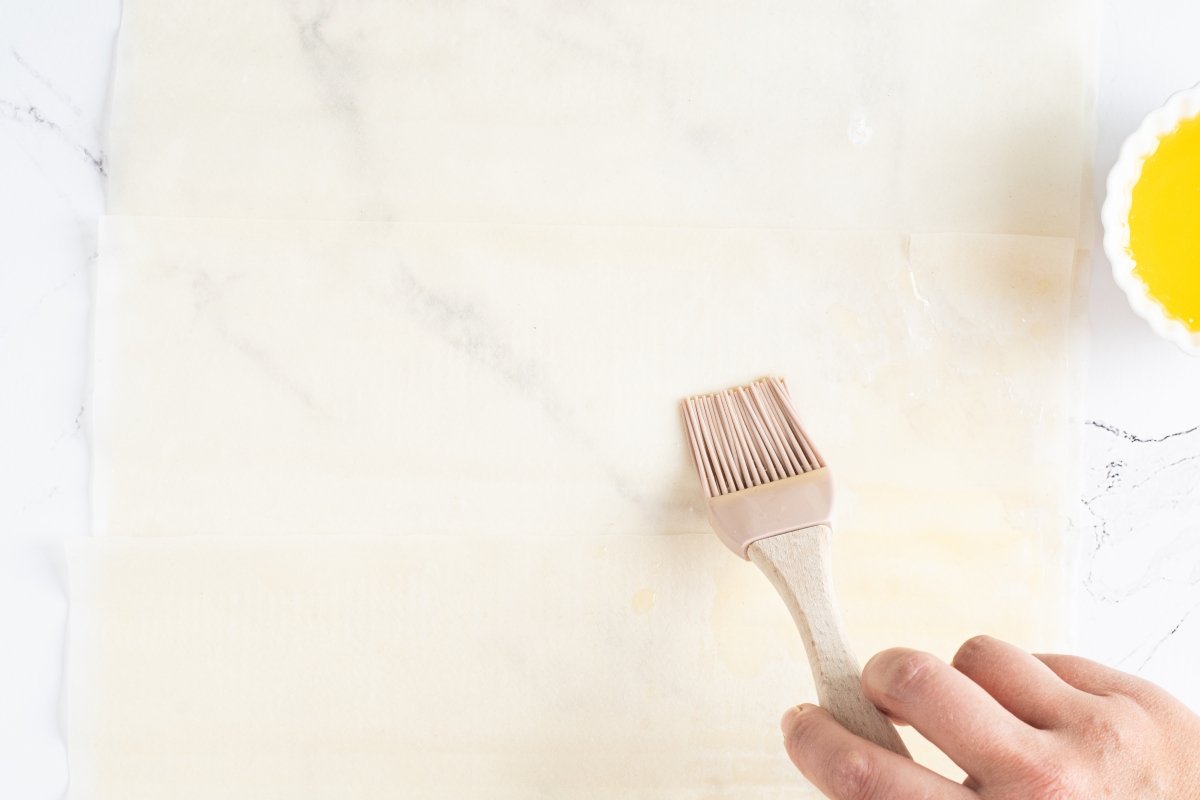 Pincelamos la masa del börek