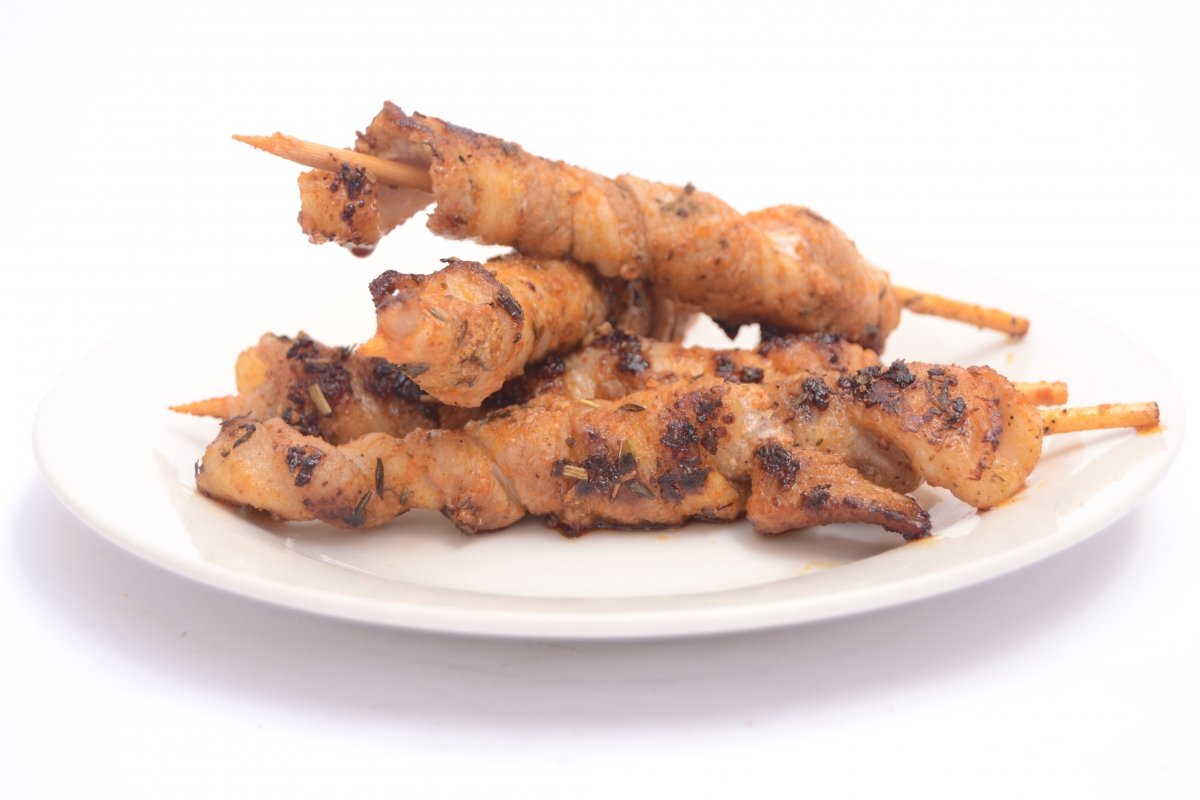 Pinchos de panceta de cerdo en adobo de Mercadona cocinados